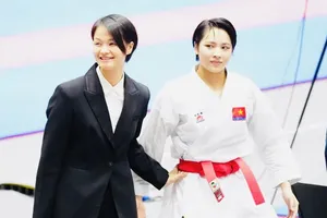 Bùi Ngọc Nhi (áo trắng) sẽ tiếp tục dự Giải vô địch trẻ thế giới 2026. Ảnh: LƯỢNG LƯỢNG