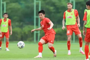 Cầu thủ Nguyễn Đình Bắc sẽ tham dự Lễ phát động Phong trào toàn dân tập luyện thể thao vào ngày 10-10 tại hồ Hoàn Kiếm (Hà Nội). Ảnh: VFF