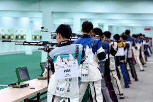 Các xạ thủ thi đấu nội dung dành cho súng trường trong giải năm nay. Ảnh: CAO SƠN