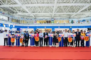 VĐV trượt băng trẻ cả nước đã có mặt tại Hà Nội bước vào thi đấu từ ngày 17-10. Ảnh: TRỊNH TRANG