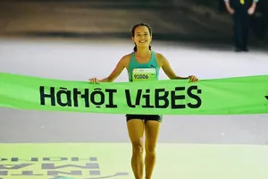 Phạm Thị Hồng Lệ tiếp tục vô địch nội dung marathon - 42km nữ. Ảnh: VPIM