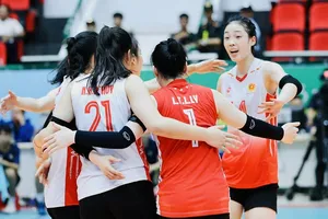 Đôi nữ Binh chủng Thông tin đã có suất bán kết sau chiến thắng trước Ninh Bình. Ảnh: DŨNG PHƯƠNG