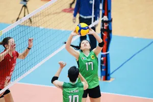 Chuyền hai Quí Uyên (17) của VTV Bình Điền Long An đang chơi tự tin tại vòng 2 năm nay. Ảnh: DŨNG PHƯƠNG