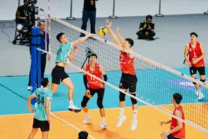 Cầu thủ Đà Nẵng và Biên Phòng MB đã thi đấu giằng co trong 5 ván đấu. Ảnh: VFV