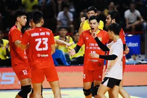 Đội Công an TPHCM đang có tinh thần lên cao sau khi giành thêm chiến thắng trước TPHCM tối ngày 29-10. Ảnh: CATPHCM