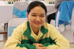 Đại kiện tướng Hoàng Thị Bảo Trâm giành tấm HCV cờ tiêu chuẩn cho đội TPHCM. Ảnh: VNCHESS