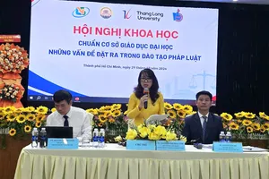 TS Nguyễn Thị Hoa Tâm, Phó Giám đốc phụ trách Cơ sở II, Trường ĐH Lao động – Xã hội, phát biểu điều hành hội nghị.