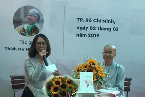 Ra mắt sách về hạnh phúc, sư cô dùng toàn bộ nhuận bút làm từ thiện 