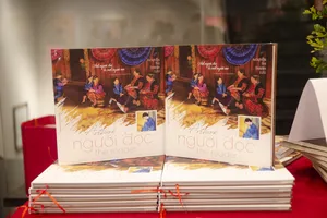 Khi những người đọc “bước vào” tranh 