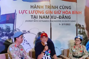 Nhiếp ảnh gia Nguyễn Á ra mắt sách ngợi ca lực lượng Gìn giữ hòa bình