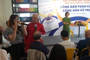 GS Phan Văn Trường: “Cuộc sống lý tưởng nhất là thuận tự nhiên” 