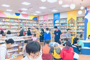 Nhà sách Fahasa Phú Lâm “lột xác” với nhiều tiện ích dành cho bạn đọc  