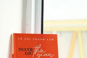"Người giữ thời gian": Những câu chuyện ấm áp về gia đình 