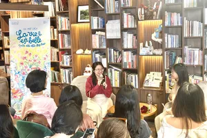 Tự truyện bằng tranh "Cuộc đời vẫn đẹp sao" nhắc nhở người lớn học cách yêu thương từ trẻ nhỏ