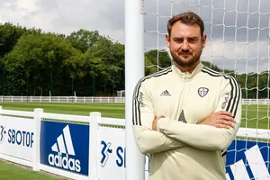 HLV Rene Maric gia nhập Leeds United