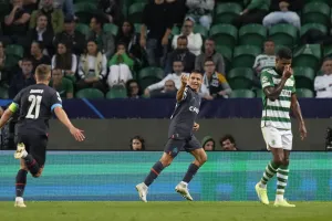 Alexis Sanchez chốt hạ Sporting, kéo Marseille lên vị trí thứ hai