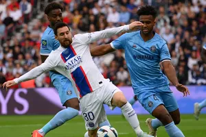 Messi cùng PSG gặp không ít khó khăn trước Troyes