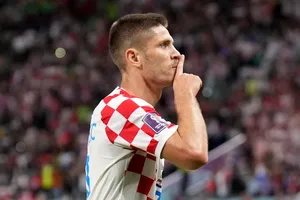 Màn ăn mừng nhắm thẳng vào HLV tuyển Canada của Kramaric