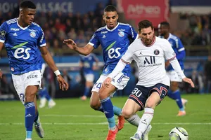 Messi đối đầu Strasbourg mùa trước