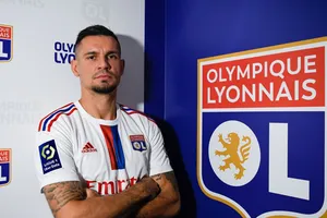 Dejan Lovren trở lại Lyon