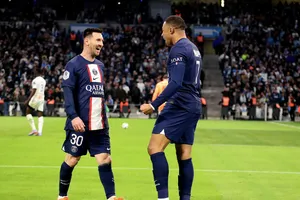 Messi và Mbappe