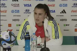 Thủ môn Zecira Musovic khó chịu vì câu hỏi vô duyên