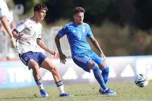 Đấm vỡ mặt đồng đội, sao trẻ Milan bị đuổi khỏi tuyển Italia