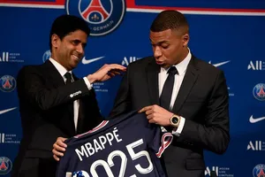 Chủ tịch PSG "nịnh" Mbappe