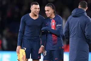 Anh em nhà Mbappe đều sẽ rời PSG?