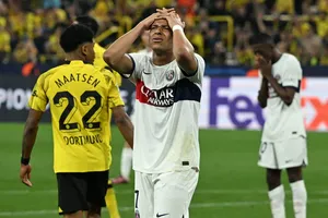 Dortmund phong tỏa hoàn toàn Mbappe vào đêm qua