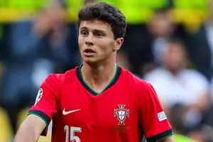 Joao Neves đang trên đường gia nhập PSG