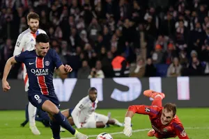 Goncalo Ramos ấn định chiến thắng cho PSG trước Lyon