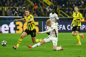 Hakon Arnar Haraldsson gỡ hòa cho Lille trước Dortmund