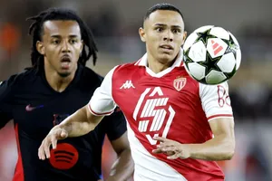 Vanderson - "Dani Alves mới" sẽ đến Barcelona để cạnh tranh với Jules Kounde?