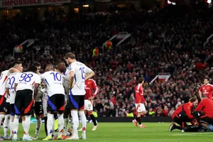 Lyon thua Man.United vì... ăn mừng quá sớm