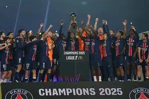 PSG khi đăng quang chức vô địch Ligue 1 mùa trước. Ảnh: REUTERS