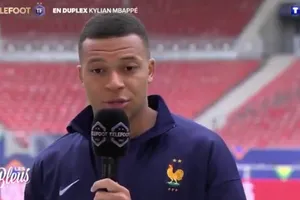 Mbappe tiết lộ vẫn giữ quan hệ tốt với các đồng đội cũ tại PSG. Ảnh: Telefoot