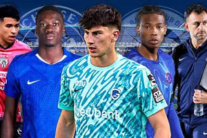 Từ phải sang trái: HLV Felipe Coelho, Ishe Samuels-Smith, Mike Penders, Mamadou Sarr và Kendry Paez đã gia nhập Strasbourg từ Chelsea. Ảnh: The Sun