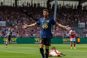 Olivier Giroud trở thành cầu thủ lớn tuổi nhất ghi bàn cho Lille trong một trận đấu Ligue 1. Ảnh: Foot Mercato