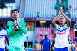 Strasbourg trở thành đội bóng đầu tiên trong năm giải đấu hàng đầu châu Âu có đội hình xuất phát gồm toàn bộ cầu thủ sinh sau năm 2000. Ảnh: Racing Club de Strasbourg Alsace