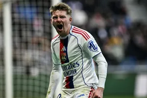 Pavel Sulc nhanh chóng trở thành trụ cột Lyon. Ảnh: AFP