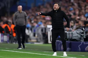 HLV Roberto De Zerbi chỉ đạo trong trận Liverpool - Olympique Marseille. Ảnh: Getty Images