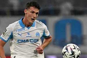 Olympique Marseille đang ngần ngại trong việc kích hoạt điều khoản mua đứt Benjamin Pavard. Ảnh: Getty Images