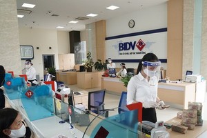 Banks raise deposit interest rates to attract savings deposits