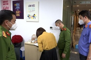 How did Trinh Van Quyet acquire stocks?