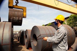 Enterprises encounter raw material shortage