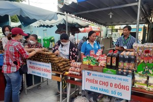 More than 500 patients participate in zero-dong market at Thu Duc Hospital