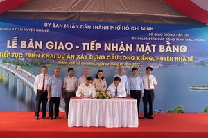 Construction of Long Kieng Bridge resumes as site clearance completed