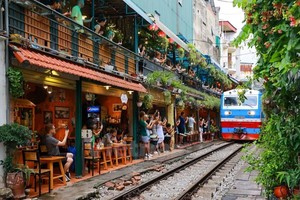 Authority maintains tough stance on safety violations on “railway café street“