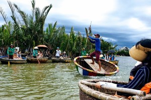 Vietnam serves 2.95 million international tourists in 11 months